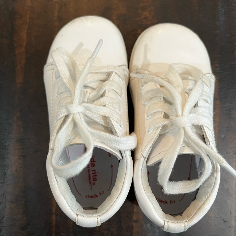 Life Stride White Walking Shoes